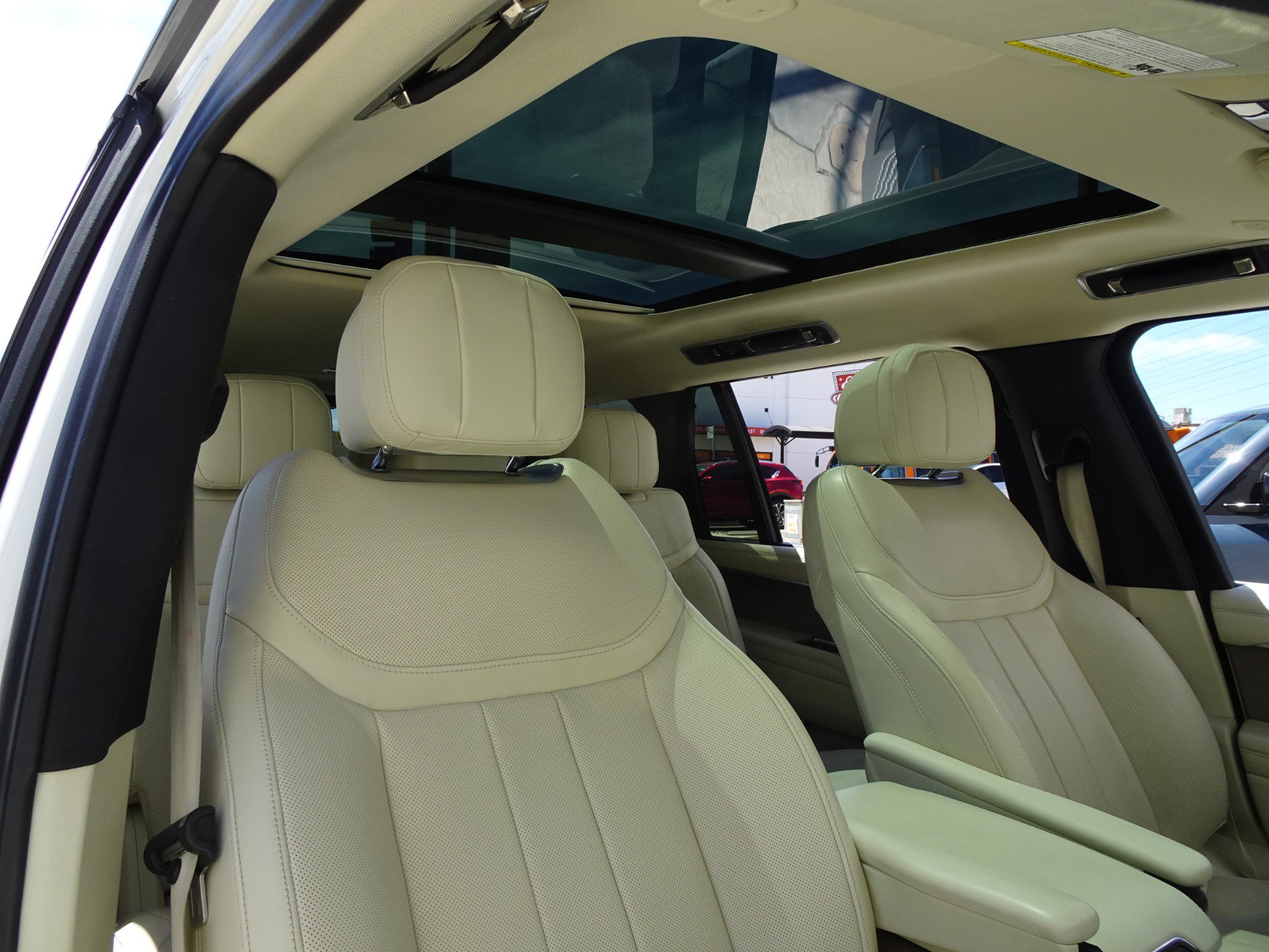 Used 2023 Land Rover Range Rover Long Wheelbase SE AWD/4WD image 24