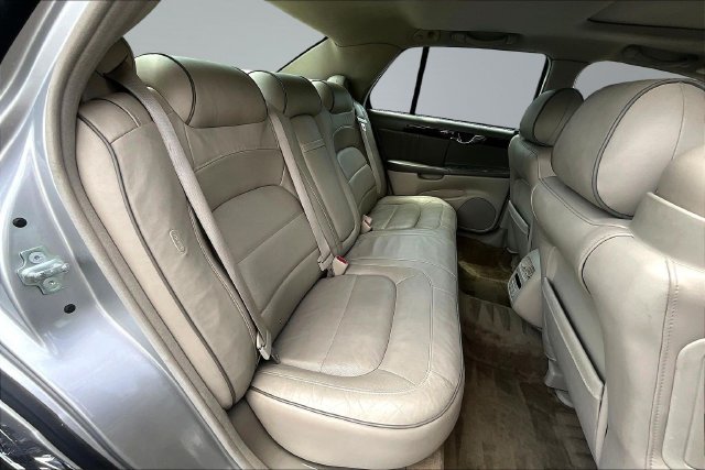 Used 2005 Cadillac De Ville w/ Limited Edition Package FWD image 24
