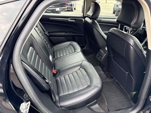 Used 2018 Ford Fusion SE w/ Fusion SE Technology Package image 8