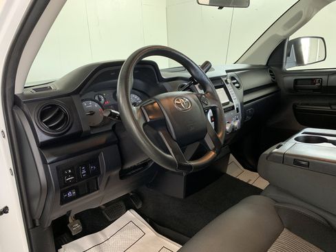 Used 2017 Toyota Tundra SR image 13