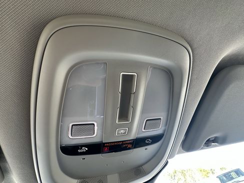 Used 2025 Volvo XC60 B5 Plus image 29