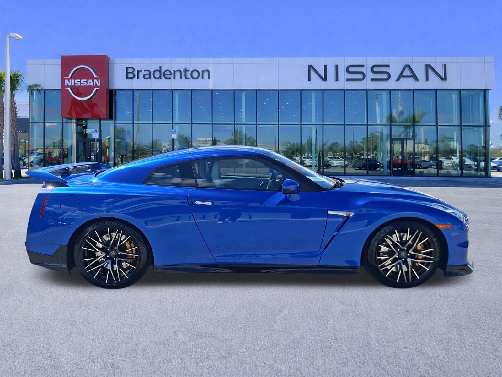 Used 2024 Nissan GT-R AWD/4WD image 4