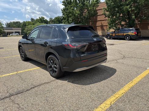 Used 2024 Honda HR-V Sport image 32