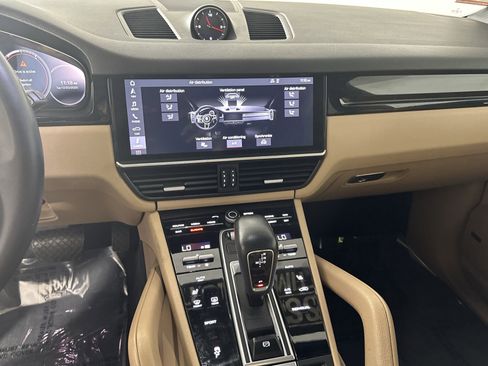 Used 2019 Porsche Cayenne image 25
