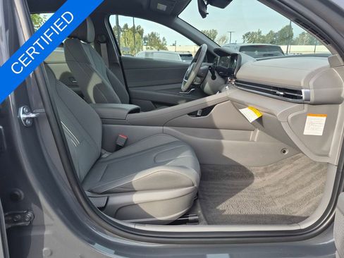 Used 2025 Hyundai Elantra SEL image 28