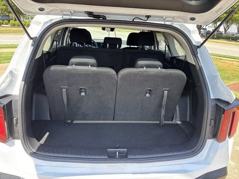 Used 2025 Kia Sorento LX FWD image 7
