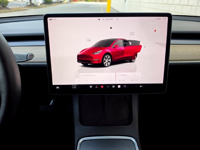 Used 2024 Tesla Model Y Long Range AWD/4WD image 34
