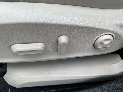 Used 2019 Buick Envision Essence AWD/4WD image 16