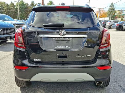 Used 2022 Buick Encore Preferred image 36