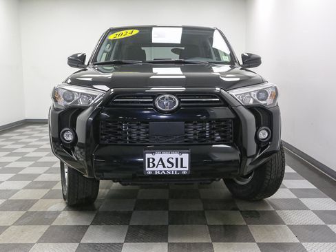 Used 2024 Toyota 4Runner SR5 image 3