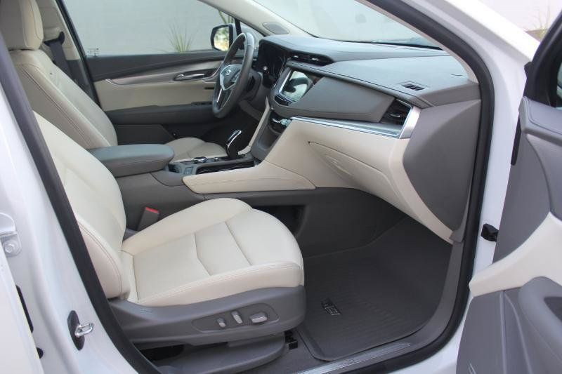 Used 2023 Cadillac XT5 Premium Luxury w/ LPO, Floor Liner Package AWD/4WD image 23