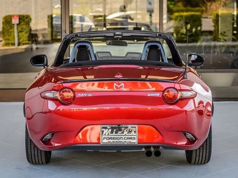 Used 2016 MAZDA MX-5 Miata Club RWD image 13