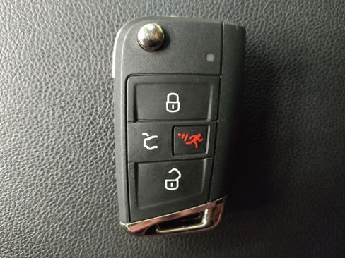 Used 2021 Volkswagen Tiguan SE R-Line FWD image 32