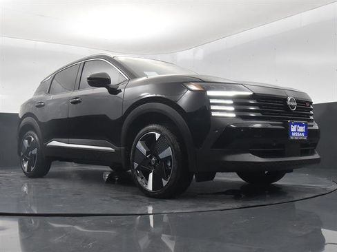 Used 2025 Nissan Kicks SR w/ SR Premium Package FWD image 79