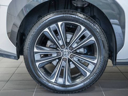 Used 2023 Toyota bZ4X AWD w/ Weather Package image 18