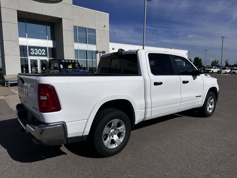 Used 2025 RAM 1500 Big Horn AWD/4WD image 4