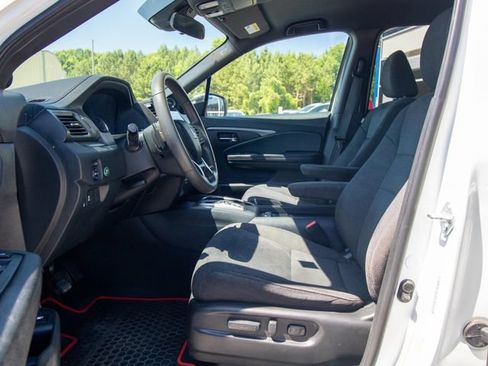 Used 2022 Honda Pilot Sport image 7