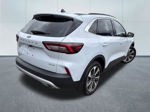 Used 2025 Ford Escape Platinum image 4