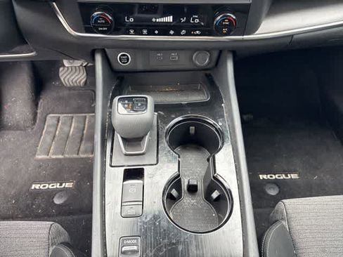 Used 2023 Nissan Rogue SV FWD image 19
