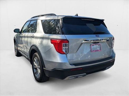 Used 2023 Ford Explorer XLT w/ Equipment Group 202A image 8