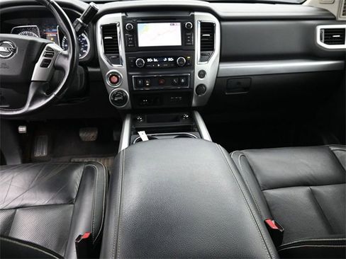 Used 2019 Nissan Titan PRO-4X w/ Pro-4x Convenience Package image 17