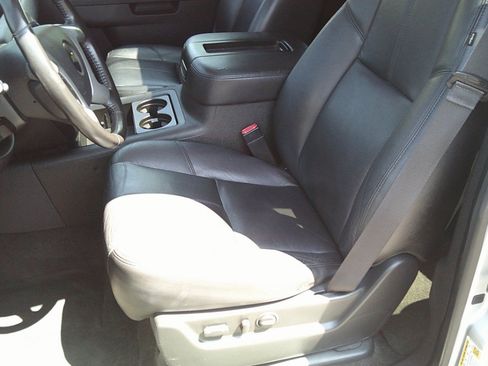 Used 2013 Chevrolet Suburban LT w/ Suspension Package, Off-Road AWD/4WD image 26