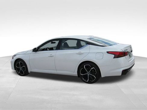 Used 2024 Nissan Altima 2.5 SR FWD image 6