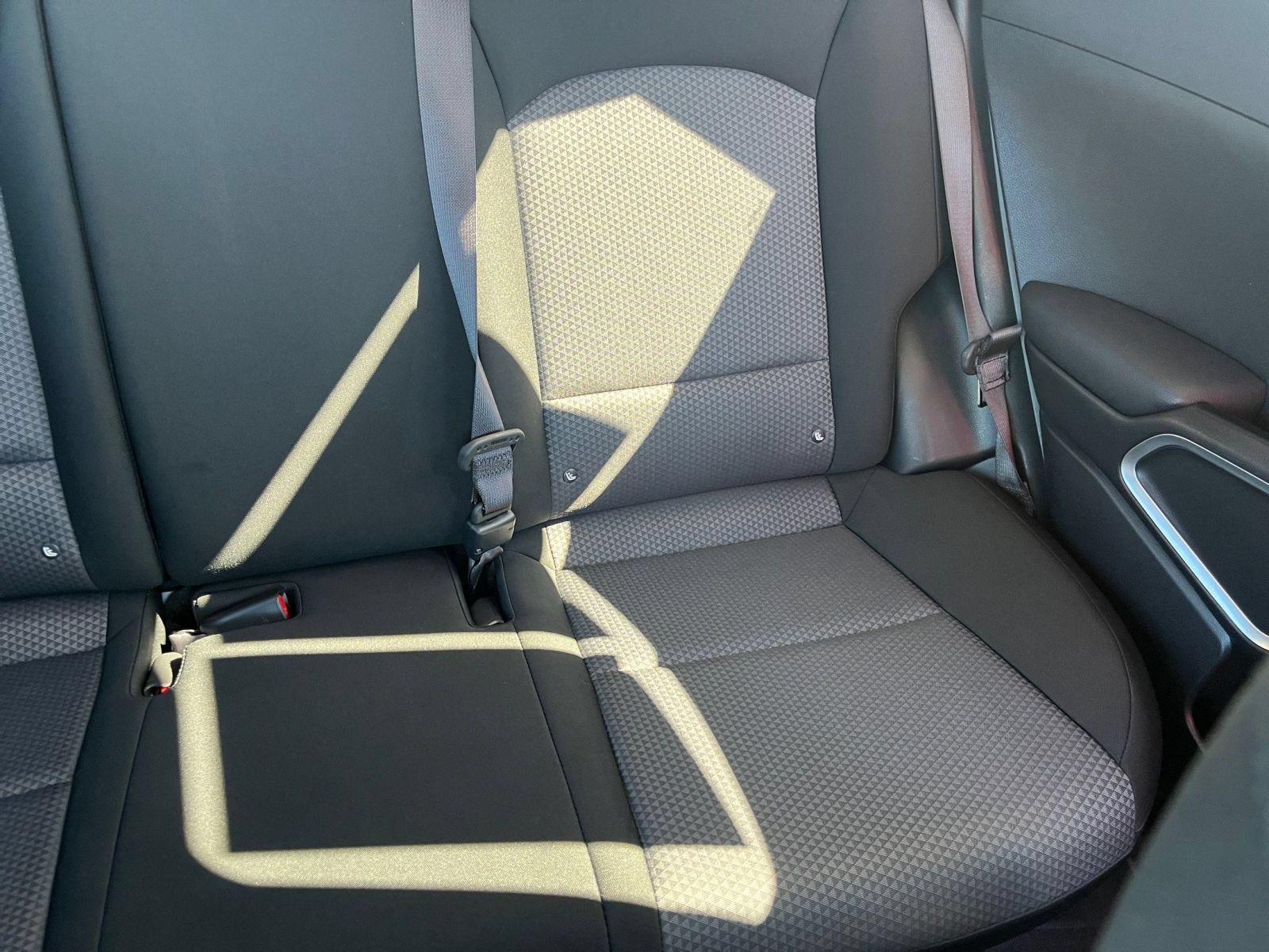 Used 2025 Kia Soul LX w/ LX Technology Package FWD image 36