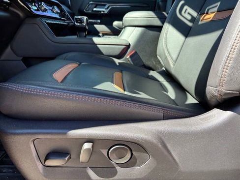 New 2025 GMC Sierra 1500 AT4 w/ AT4 Premium Package image 16
