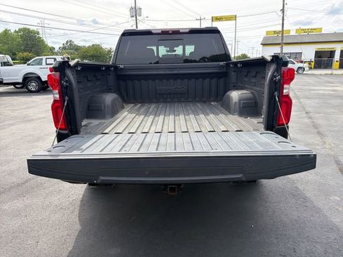 Used 2019 Chevrolet Silverado 1500 High Country w/ Technology Package AWD/4WD image 15