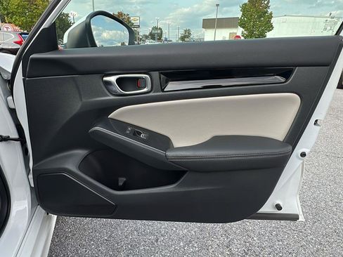 Used 2022 Honda Civic Touring image 12