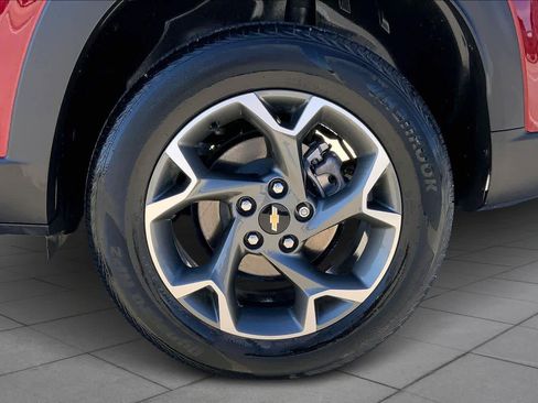 Certified 2024 Chevrolet Trax LT image 11