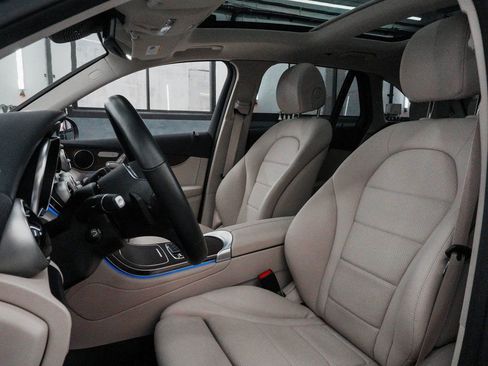 Used 2022 Mercedes-Benz GLC 300 4MATIC image 30
