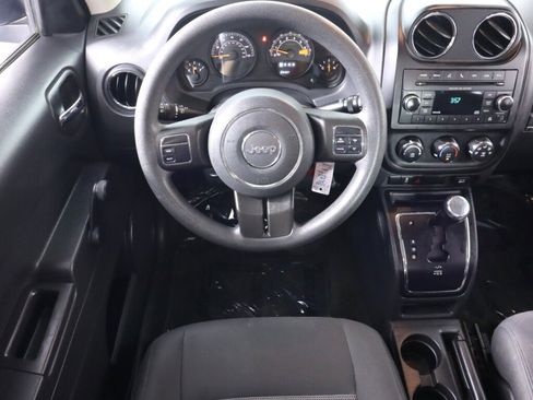 Used 2017 Jeep Patriot Sport AWD/4WD image 21