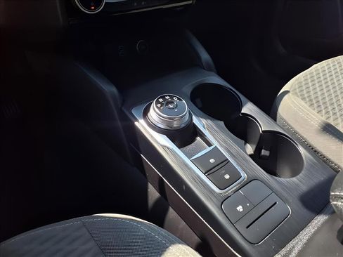 Used 2021 Ford Escape SE image 10