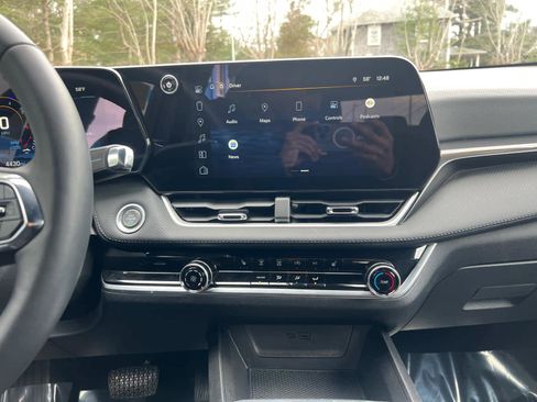 Certified 2025 Chevrolet Equinox LT w/ Safety and Technology Package AWD/4WD image 25