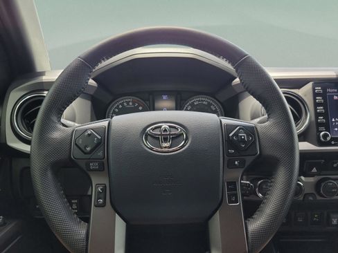 Used 2020 Toyota Tacoma TRD Sport w/ TRD Premium Sport Package AWD/4WD image 20