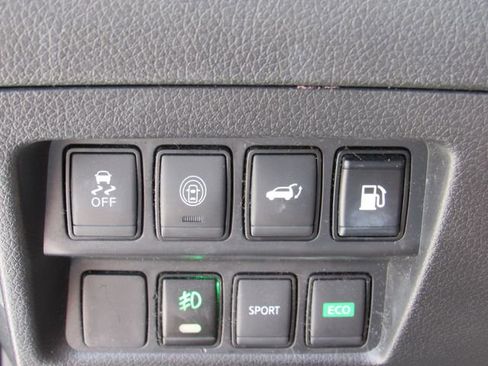 Used 2020 Nissan Rogue SV FWD image 24