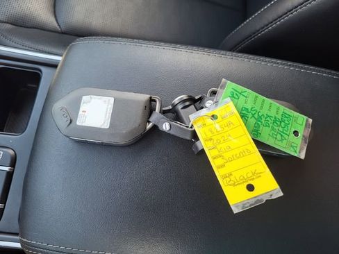 Used 2024 Kia Sorento S w/ Panoramic Sunroof Package FWD image 24