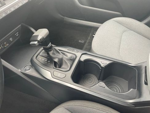 Used 2025 Kia K4 LXS image 40