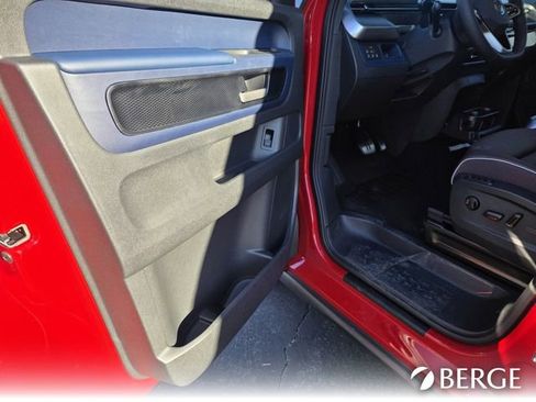 New 2025 Volkswagen ID. Buzz Pro S Plus image 12