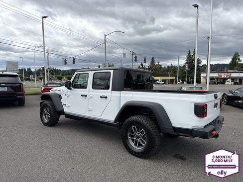 Used 2026 Jeep Gladiator Mojave AWD/4WD image 3