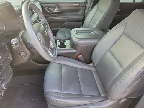 Used 2022 Chevrolet Tahoe Z71 w/ Luxury Package AWD/4WD image 9
