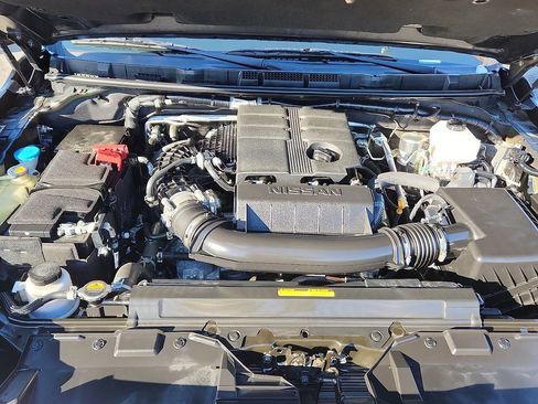Certified 2025 Nissan Frontier SV image 28