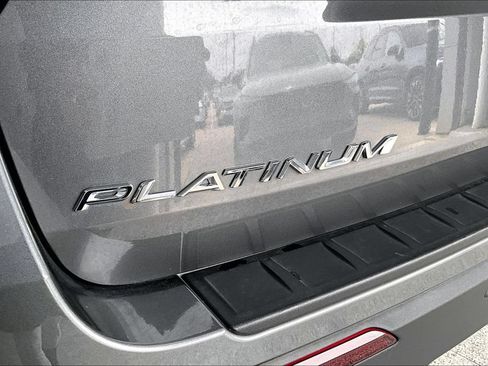 Used 2025 Ford Explorer Platinum RWD image 41