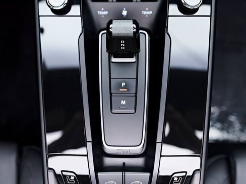 Used 2024 Porsche 911 Targa 4 GTS w/ Premium Package image 81