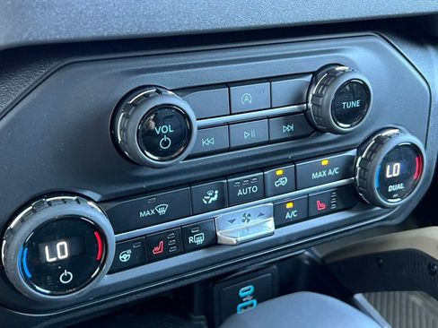 Used 2025 Ford Bronco Badlands w/ Sasquatch Package AWD/4WD image 25