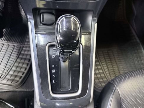 Used 2019 Nissan Sentra SR w/ Premium Package (SR) FWD image 18