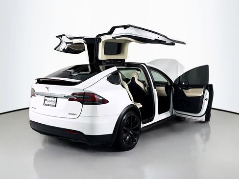 Used 2018 Tesla Model X P100D image 31