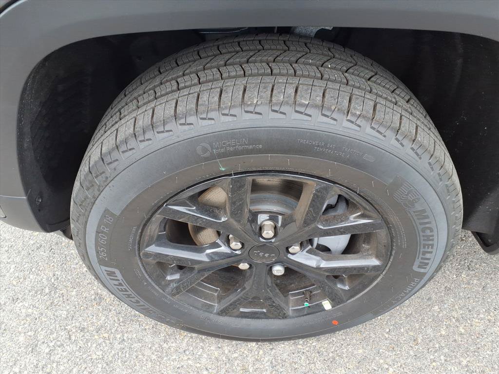 New 2026 Jeep Grand Cherokee Altitude AWD/4WD image 10